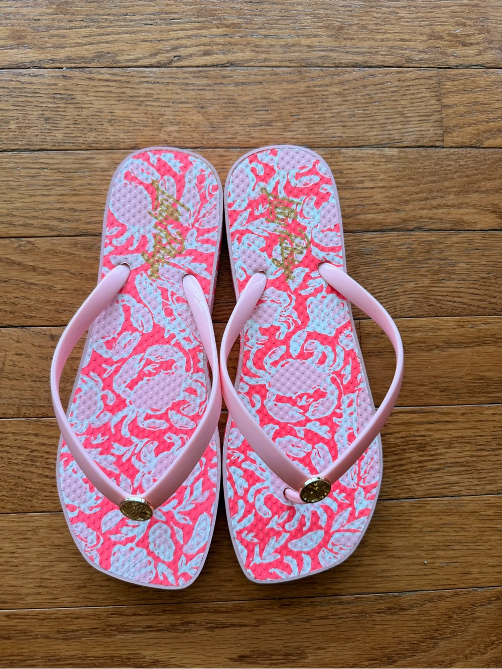 Lilly Pulitzer Pink & White Patterned Flip Flop Sandals